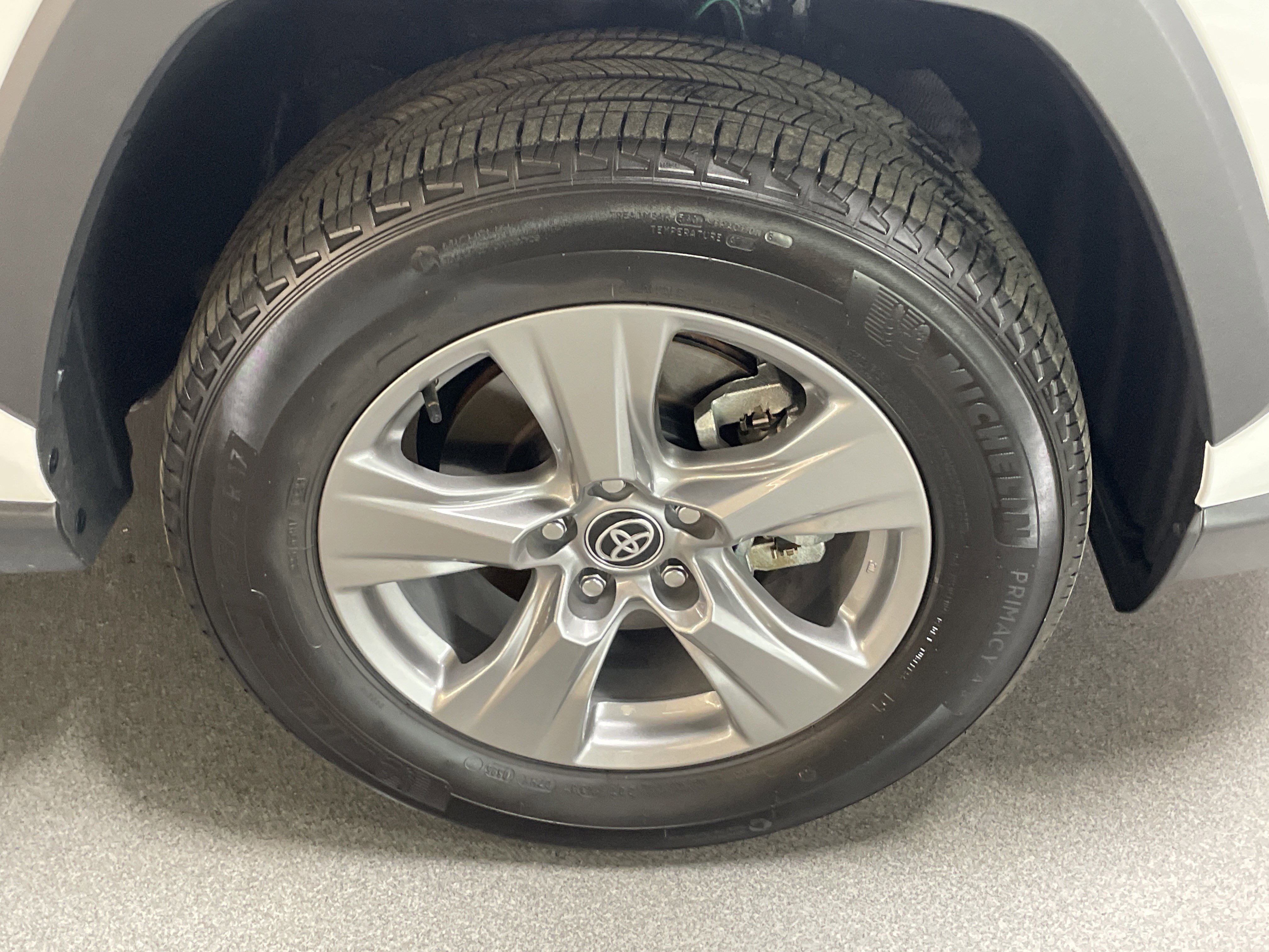 Used 2025 Toyota RAV4 XLE w/ Convenience Package image 13