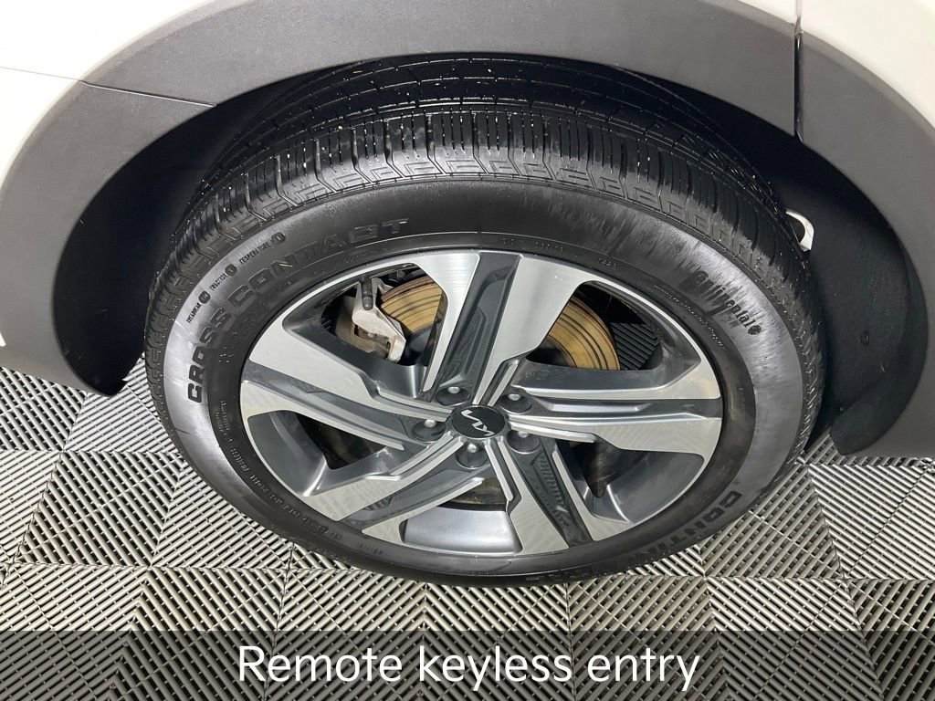 Certified 2023 Kia Sorento EX image 12