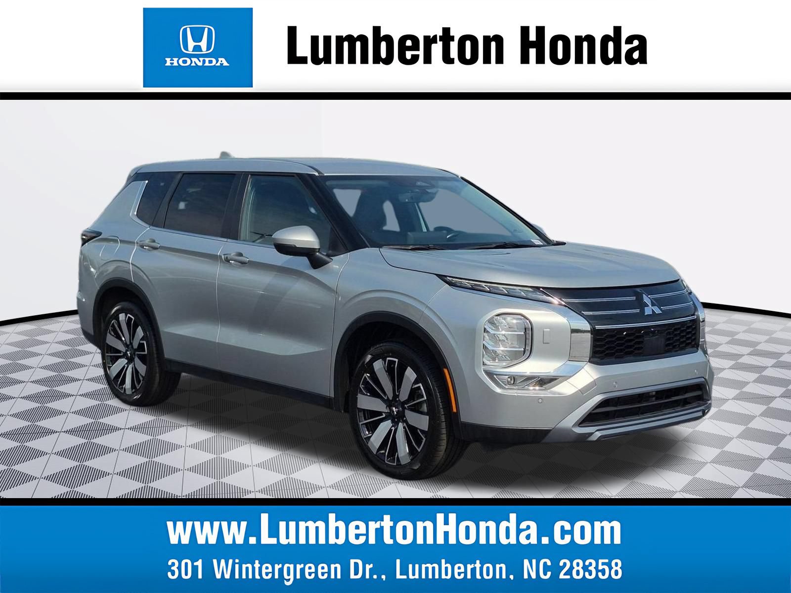 Used 2025 Mitsubishi Outlander AWD image 1