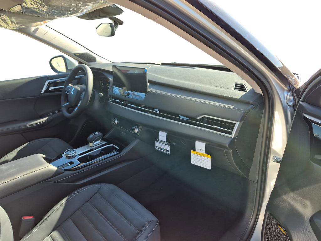 New 2026 Mitsubishi Outlander SE image 27