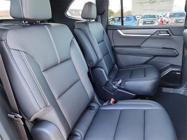New 2026 GMC Acadia Elevation w/ Black Edition FWD image 19