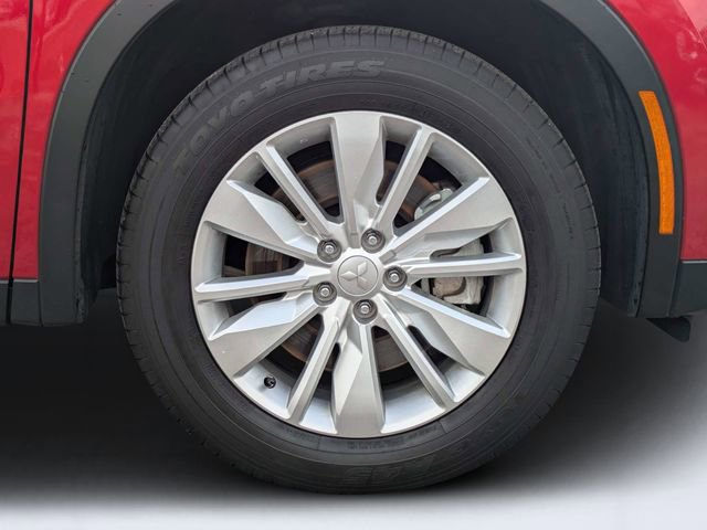 Used 2025 Mitsubishi Outlander ES image 11