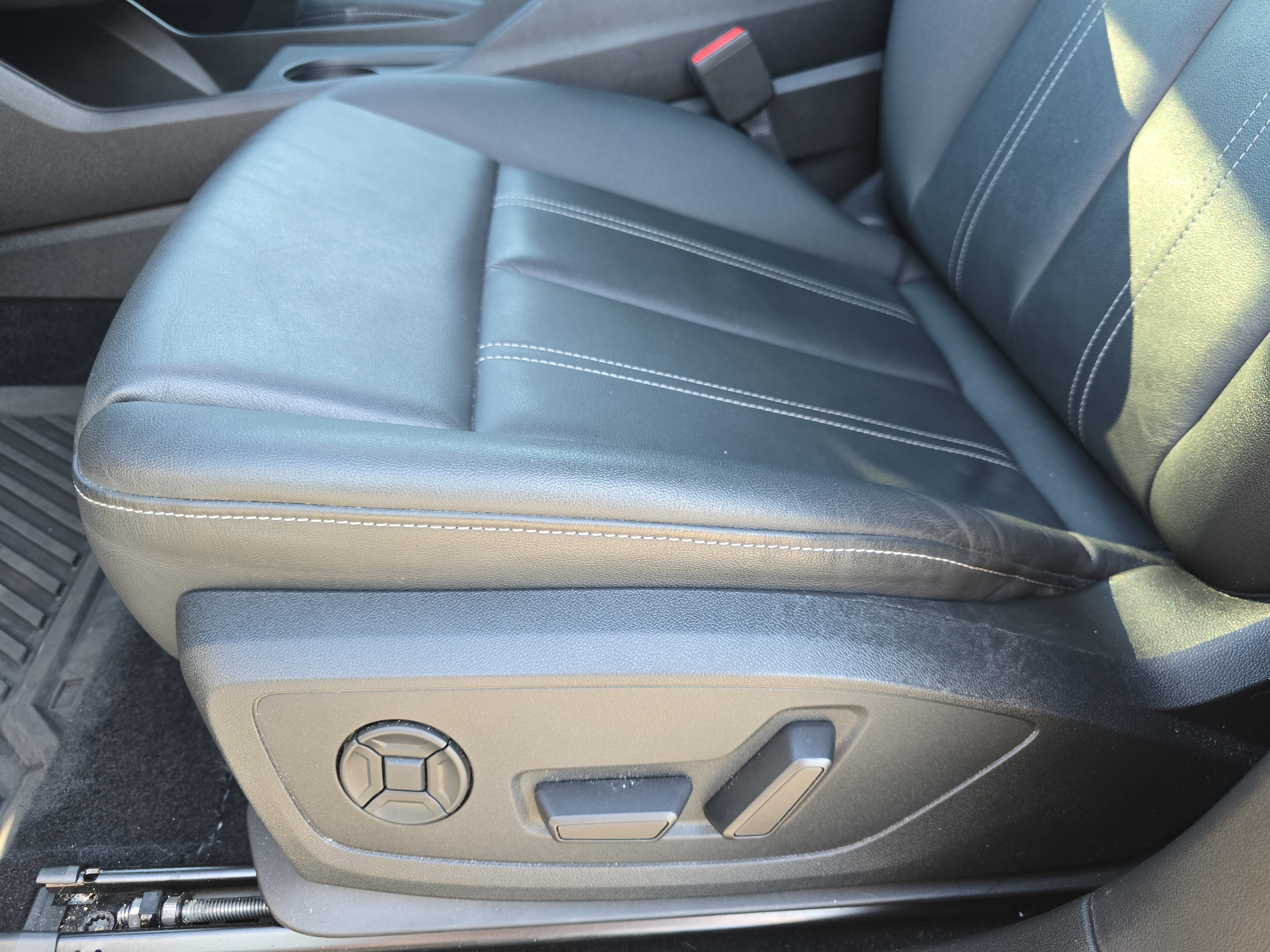 Used 2023 Audi Q4 e-tron Premium Plus w/ Premium Plus RWD image 29
