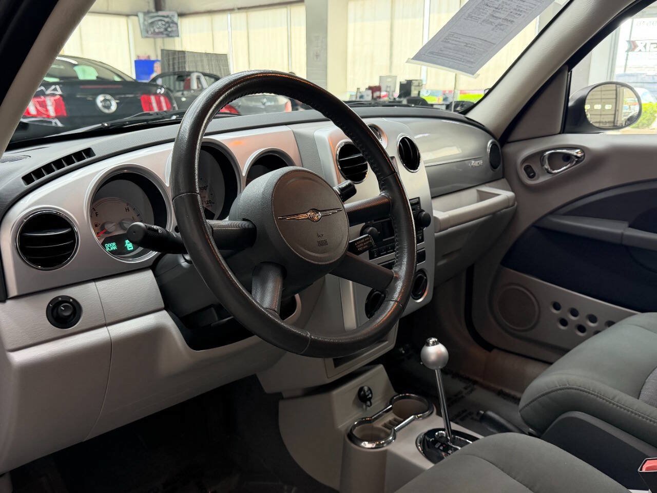 Used 2010 Chrysler PT Cruiser FWD image 19