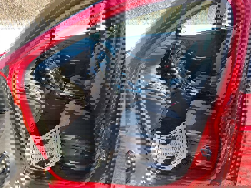 Used 2012 Ford Focus SE w/ SE Sport Pkg image 11