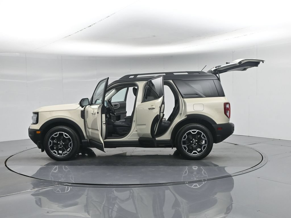 Certified 2025 Ford Bronco Sport Outer Banks w/ Outer Banks Tech Package+ AWD/4WD image 38