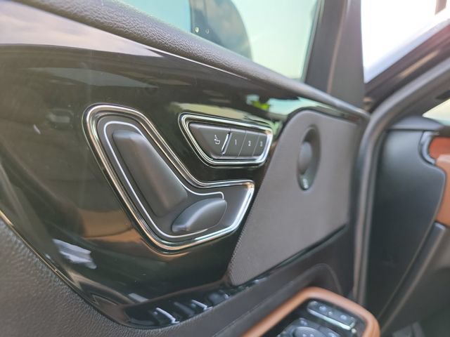 Certified 2024 Lincoln Aviator Reserve w/ Equipment Group 201A AWD/4WD image 10