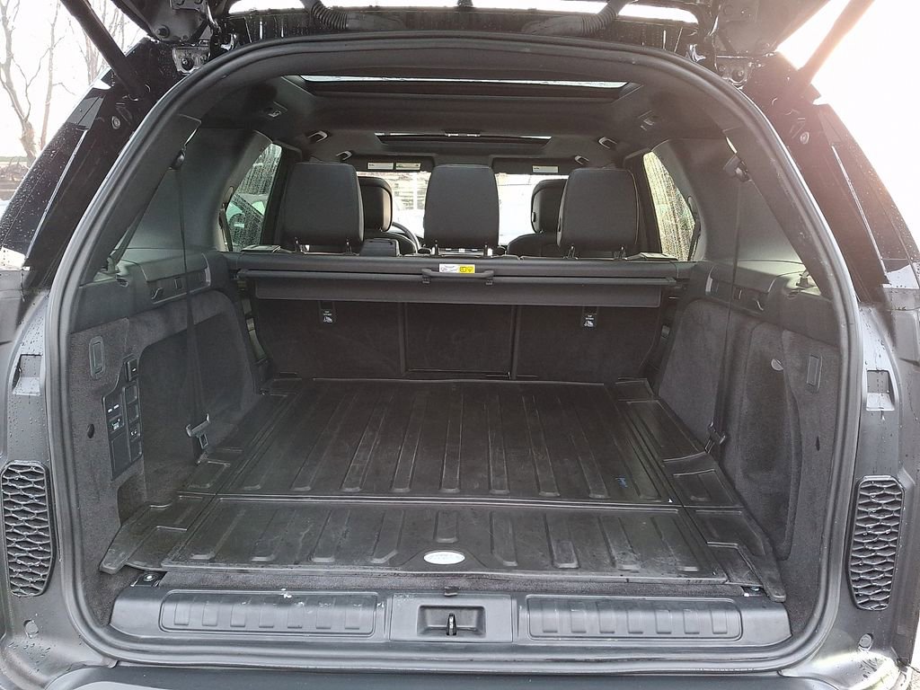 Used 2025 Land Rover Discovery S AWD/4WD image 26