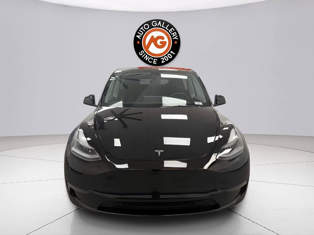 Used 2023 Tesla Model Y Performance image 2