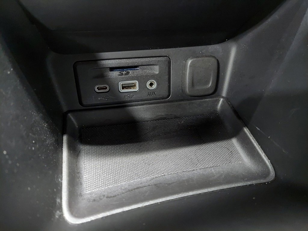 Used 2024 GMC Terrain SLT image 29