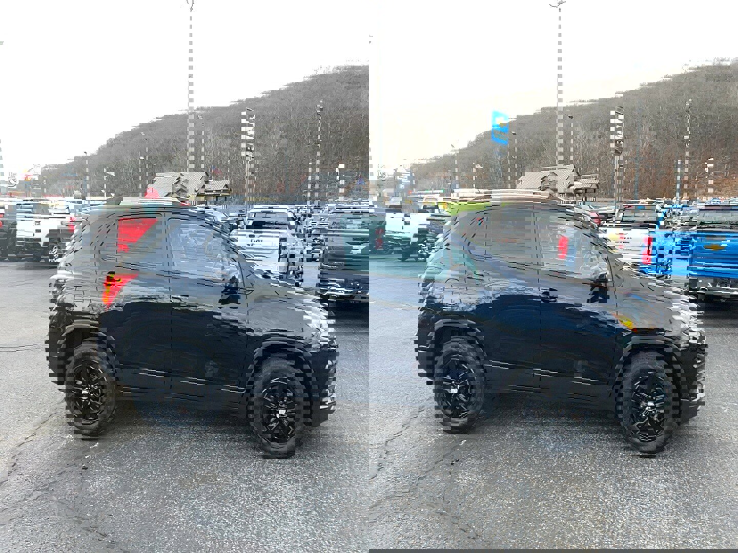 Used 2022 Chevrolet Trax LT w/ LT Convenience Package image 3