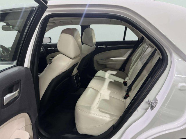 Used 2016 Chrysler 300 Limited w/ Driver Convenience Group image 27