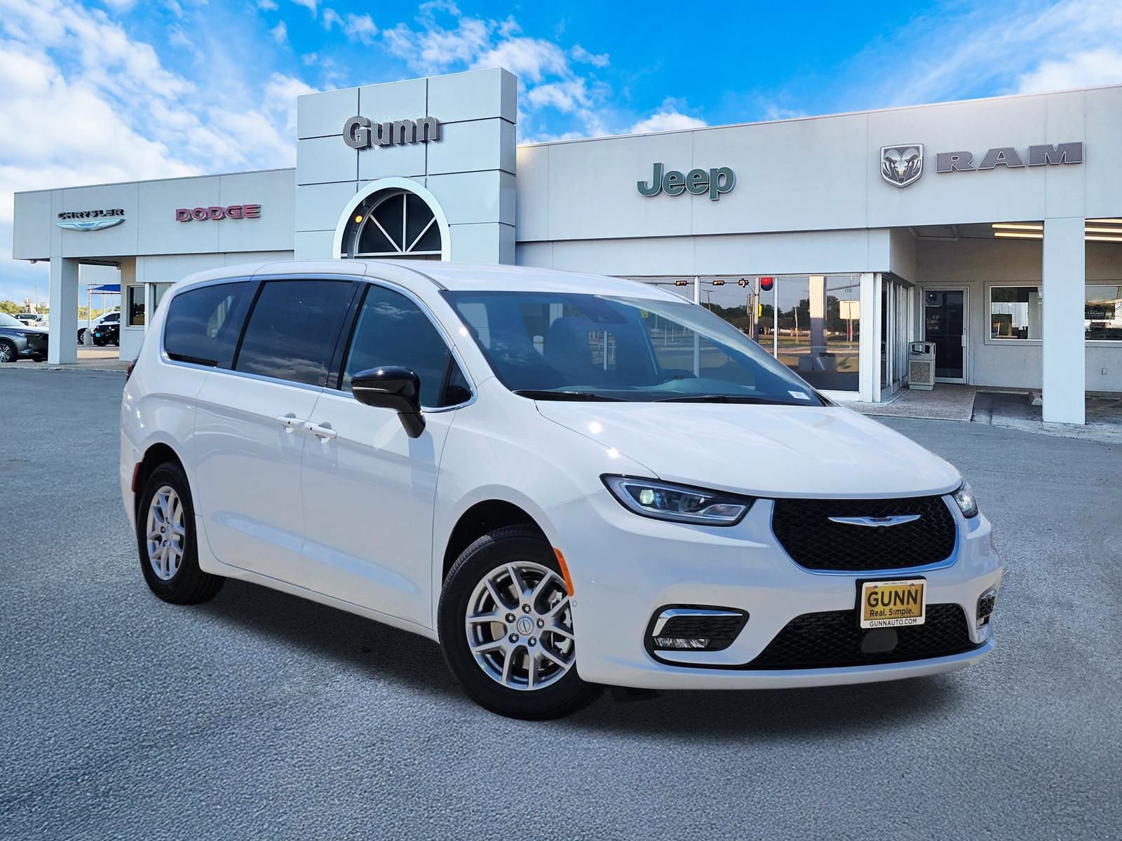 New 2026 Chrysler Pacifica Select