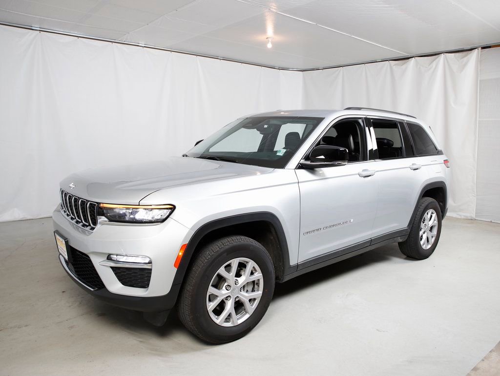 Used 2022 Jeep Grand Cherokee Limited AWD/4WD image 19