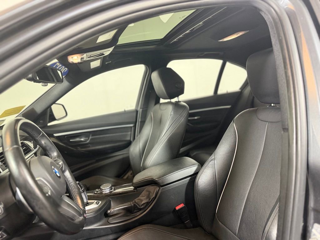 Used 2017 BMW 330e image 10