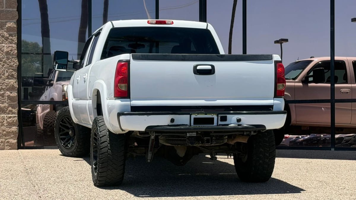 Used 2004 Chevrolet Silverado 2500 LT RWD image 11