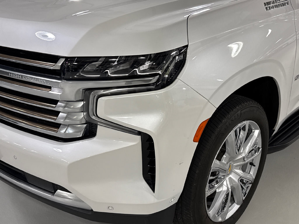 Used 2024 Chevrolet Suburban High Country w/ Advanced Technology Package AWD/4WD image 6