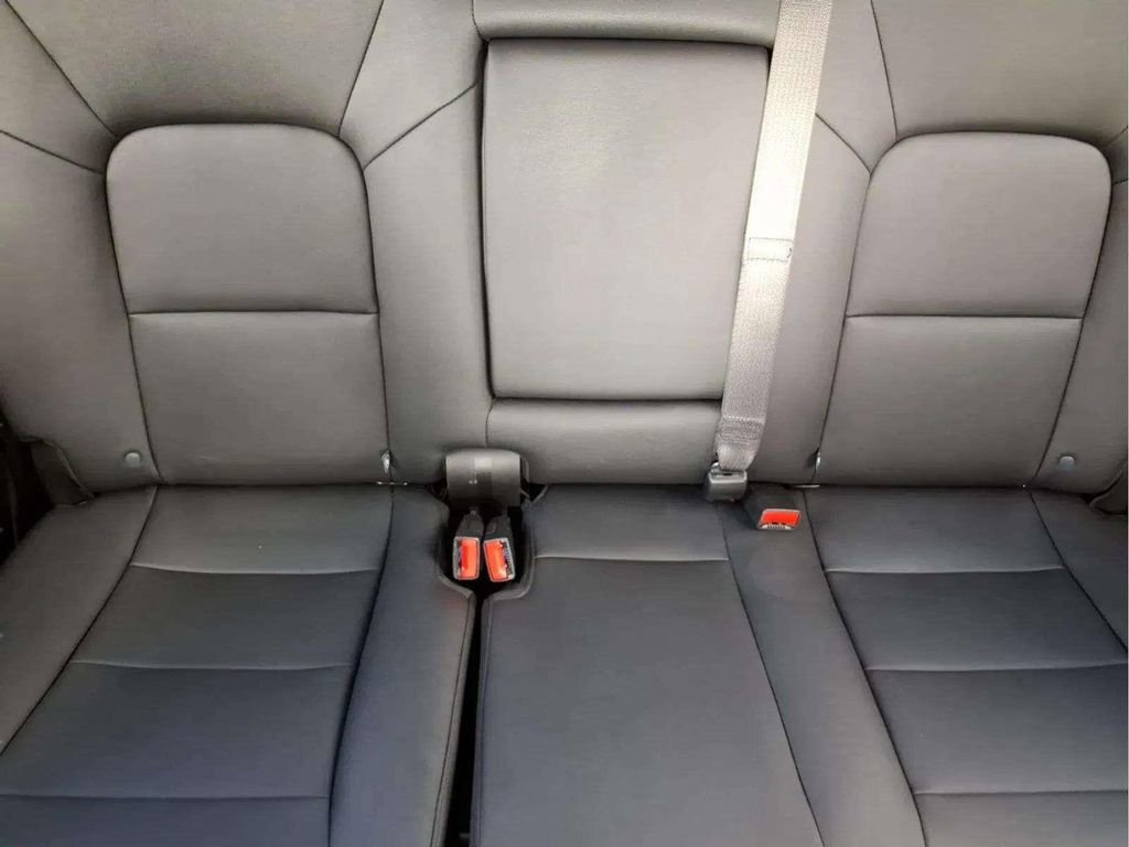 Used 2024 GMC Canyon Elevation w/ Elevation Premium Package image 18