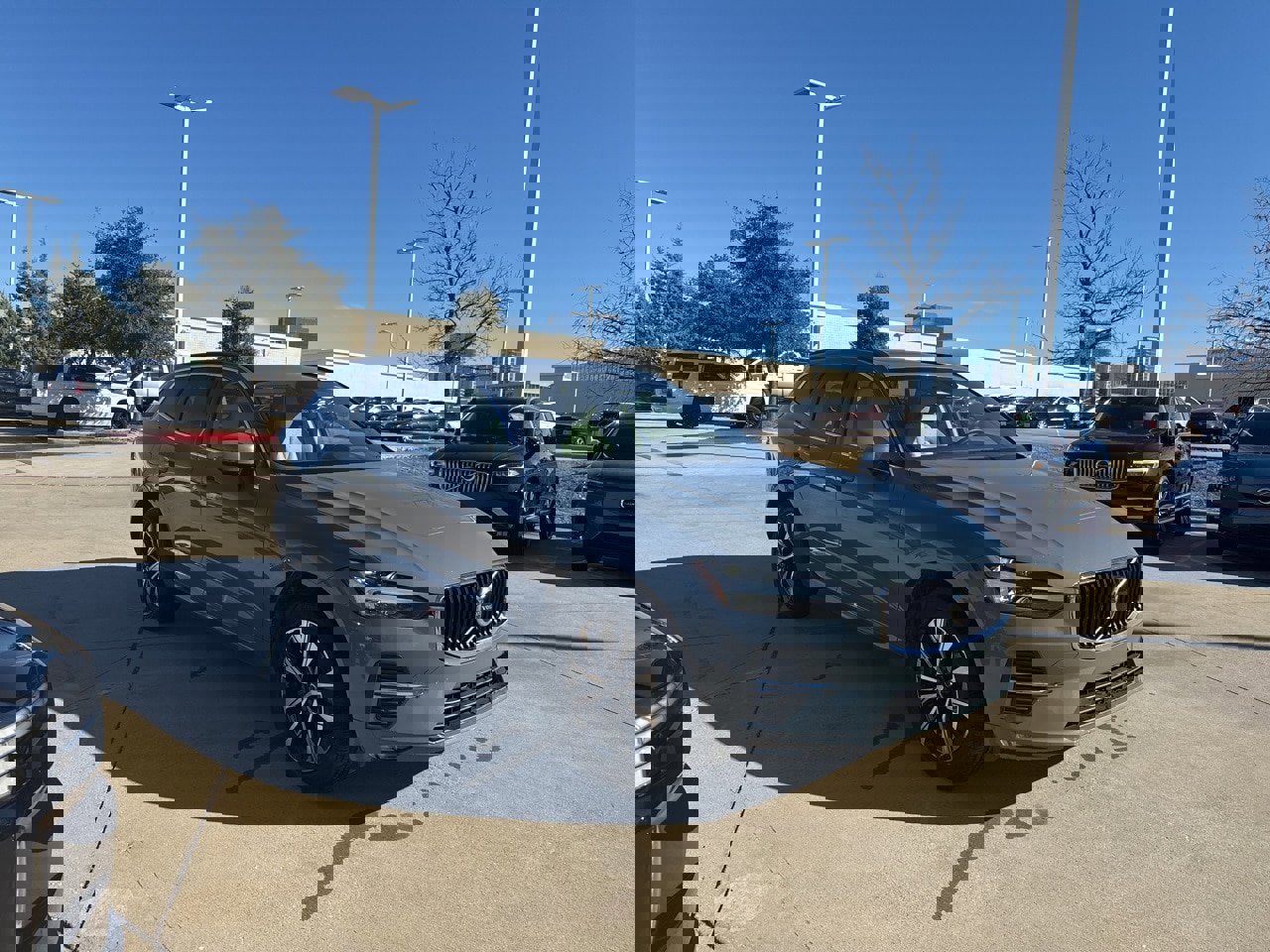 Certified 2023 Volvo XC60 B5 Core w/ Protection Package Premier image 3