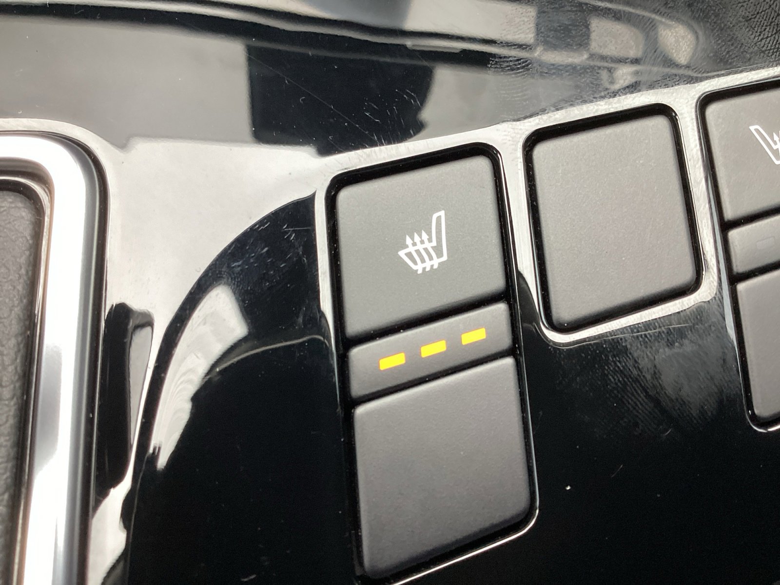 Used 2025 Kia Sportage EX image 6