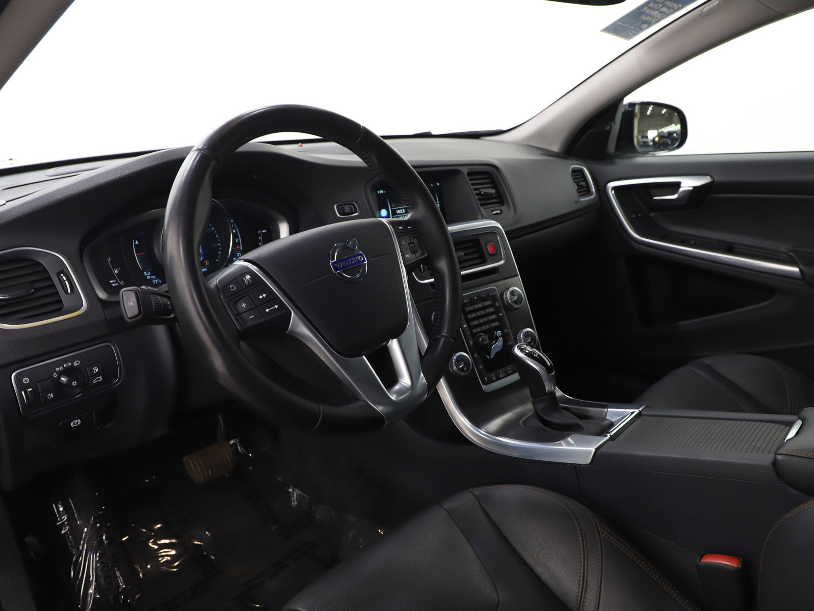 Used 2016 Volvo V60 T5 Cross Country Platinum image 24