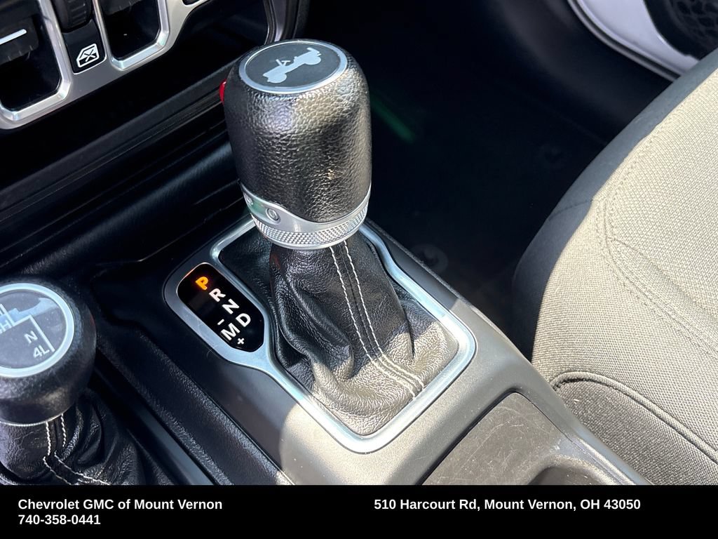 Used 2020 Jeep Wrangler Unlimited Sahara w/ Cold Weather Group AWD/4WD image 29