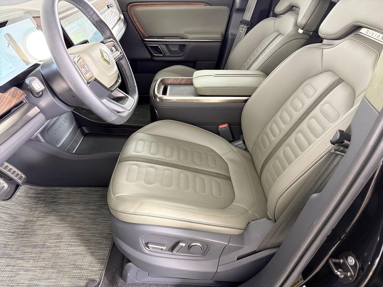 Used 2022 Rivian R1T Adventure AWD/4WD image 7