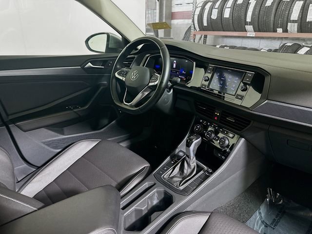 Used 2024 Volkswagen Jetta SE image 28