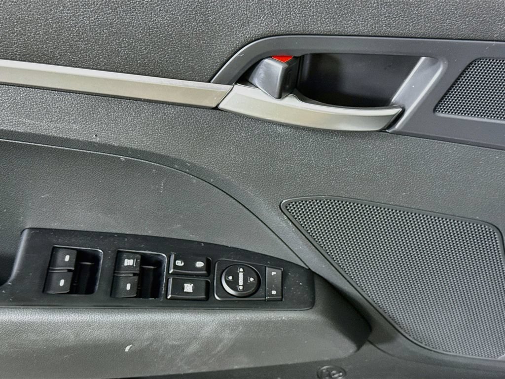 Used 2020 Hyundai Elantra SE w/ Cargo Package (C1) FWD image 21