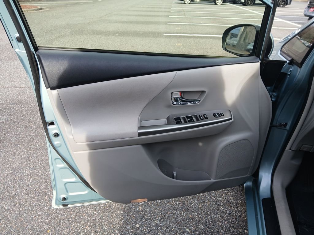 Used 2017 Toyota Prius V Two image 21