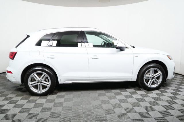 Used 2023 Audi Q5 e Premium Plus w/ Premium Plus Package image 2