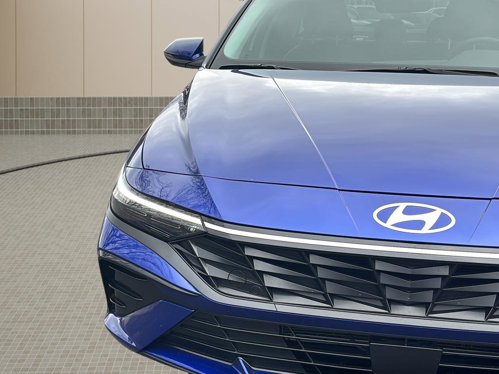Certified 2025 Hyundai Elantra Limited image 10
