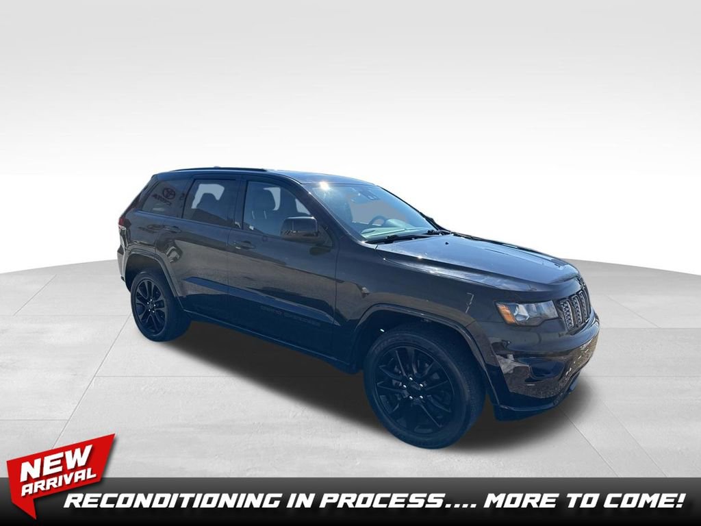 Used 2020 Jeep Grand Cherokee Altitude image 1