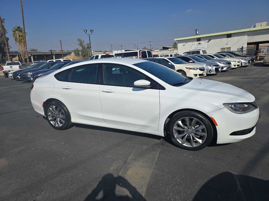 Used 2015 Chrysler 200 S image 5