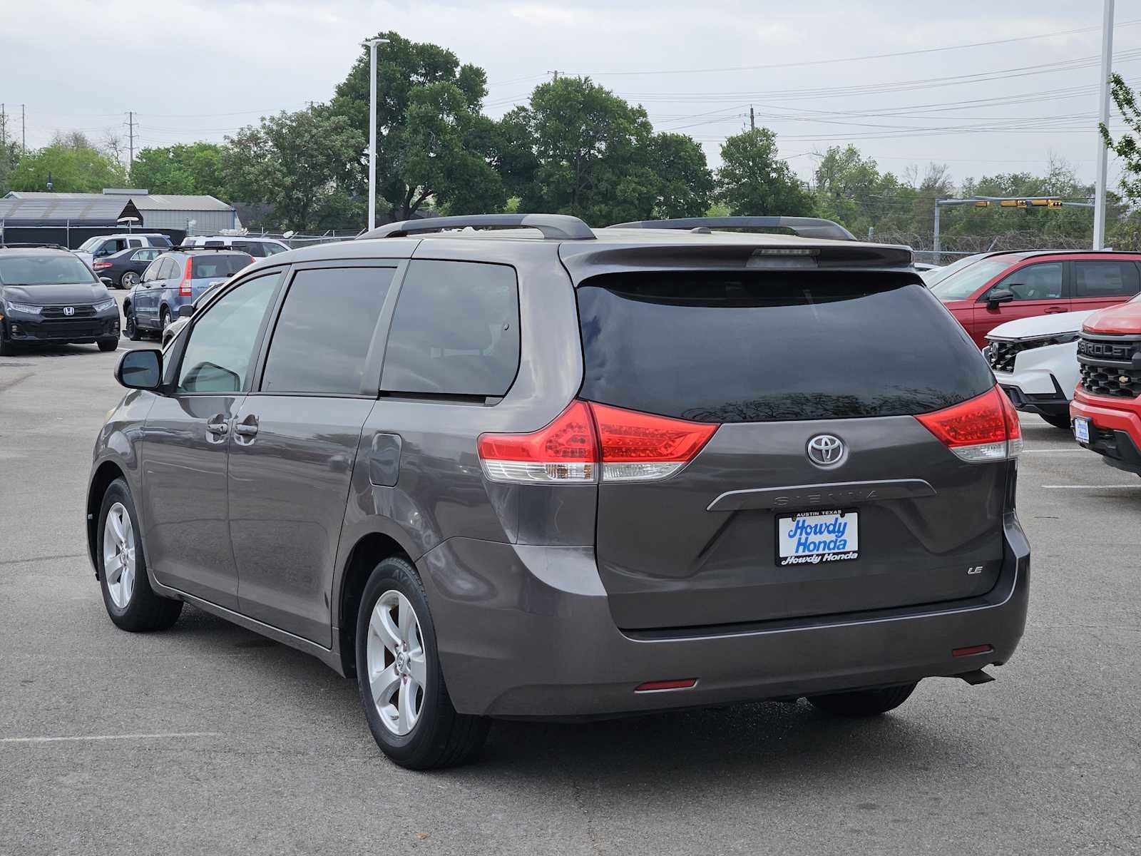 Used 2014 Toyota Sienna LE image 5