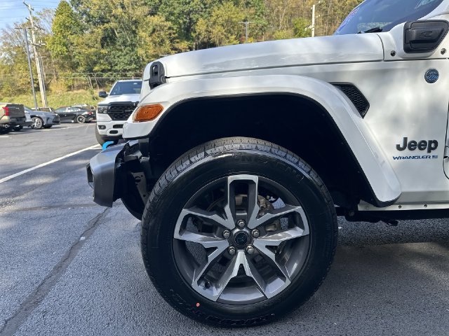 Used 2024 Jeep Wrangler Unlimited w/ Convenience Group AWD/4WD image 20