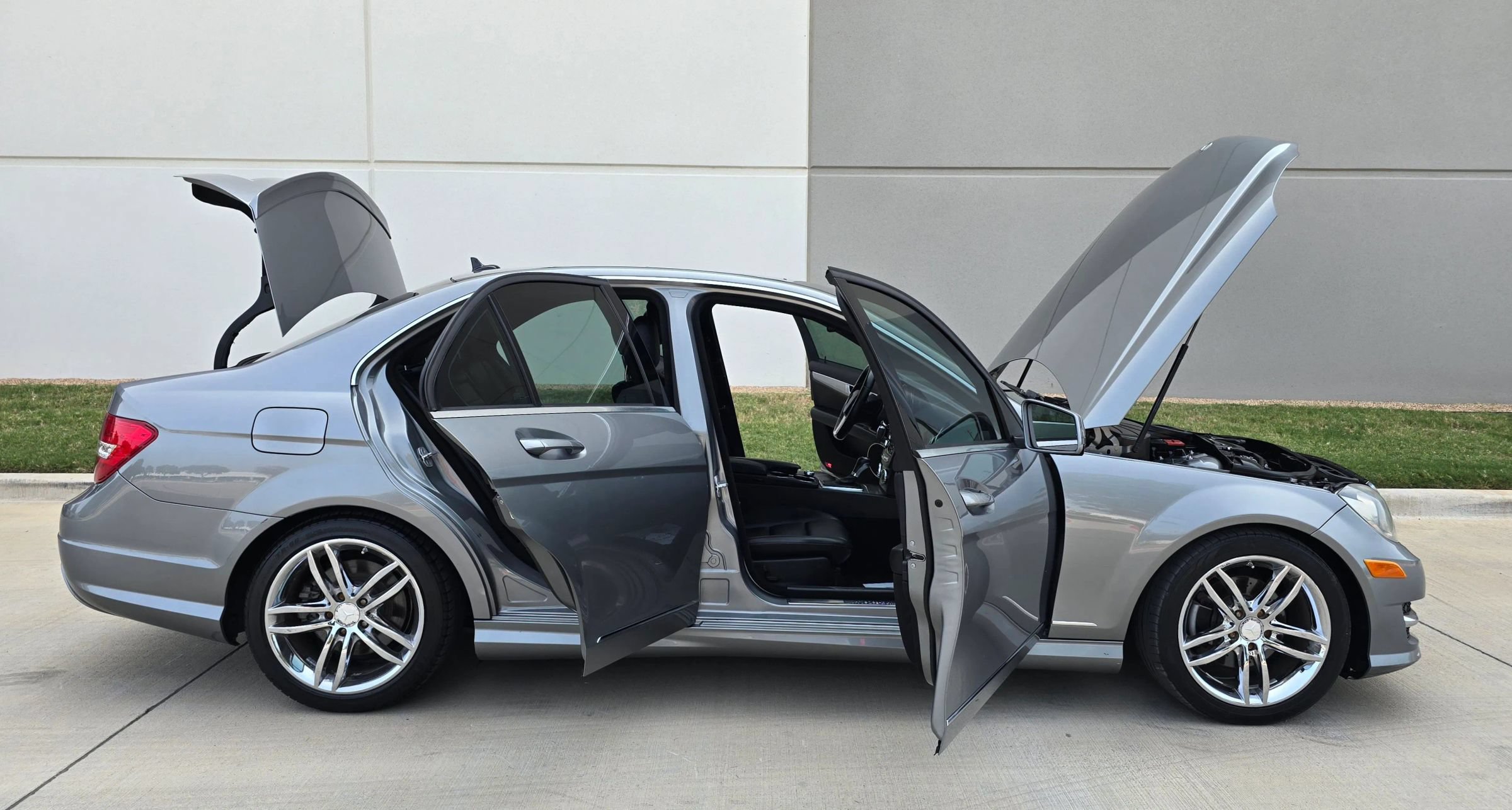 Used 2013 Mercedes-Benz C 250 Sedan image 14