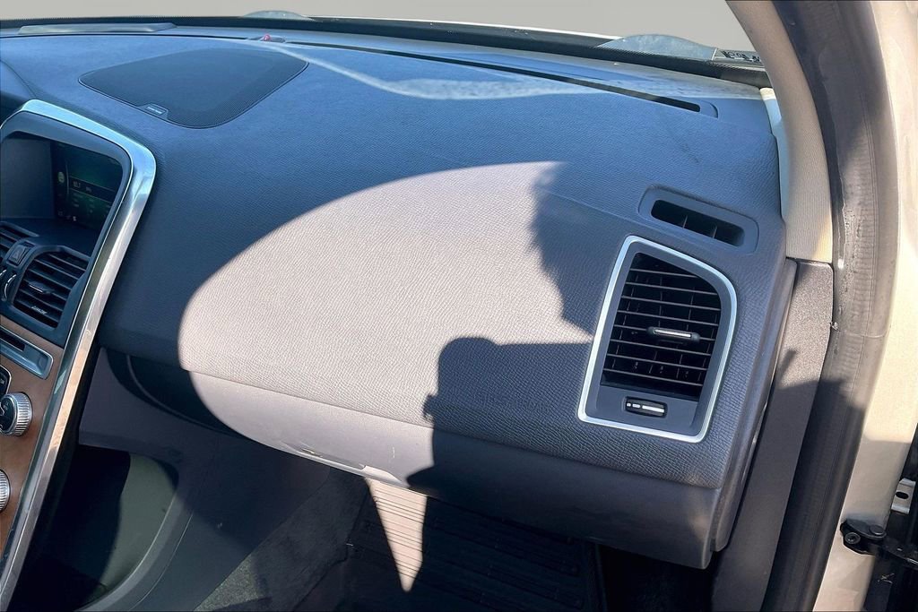 Used 2017 Volvo XC60 T5 Inscription w/ Advanced Package image 28