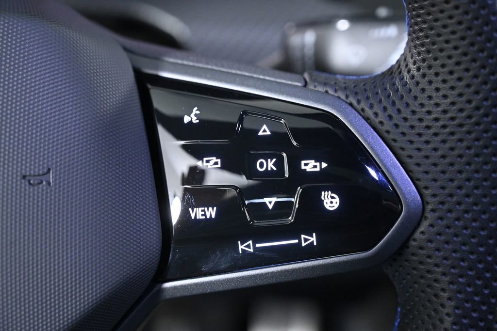 Used 2024 Volkswagen Golf R image 23