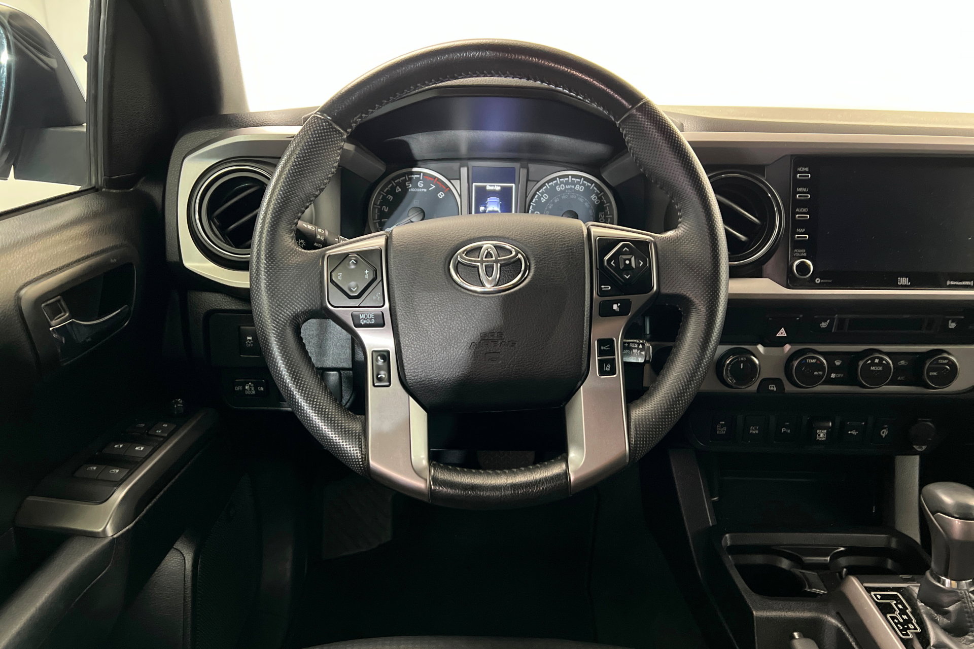 Used 2021 Toyota Tacoma Limited image 13