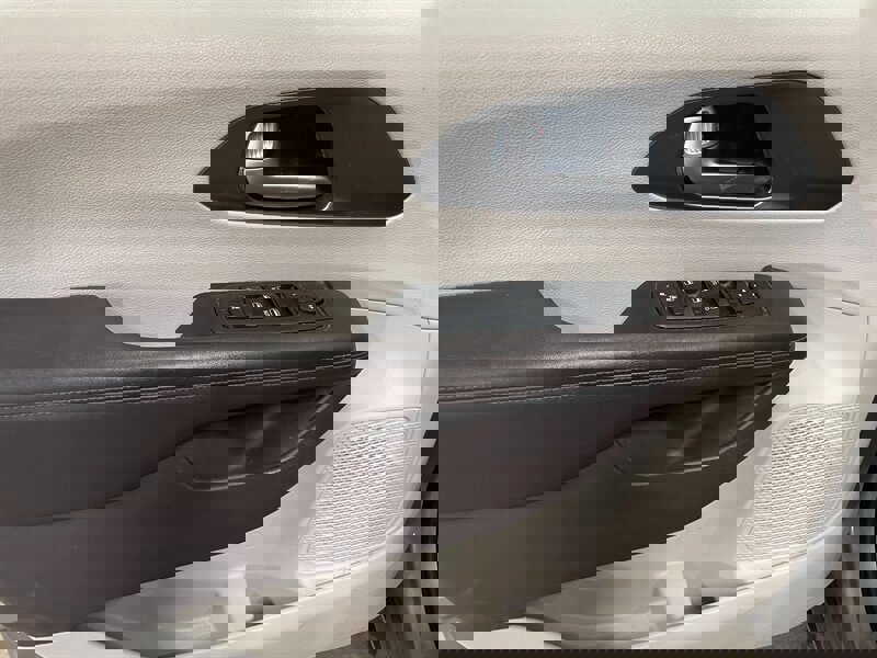 Used 2018 Chrysler Pacifica Touring-L image 22