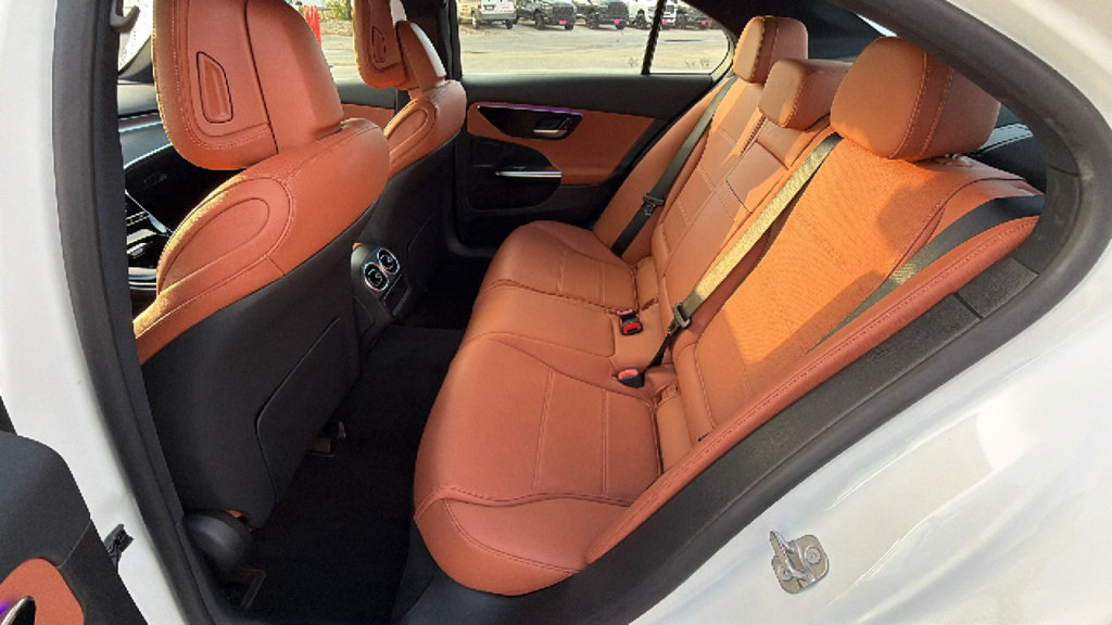 Used 2025 Mercedes-Benz C 300 Sedan image 25