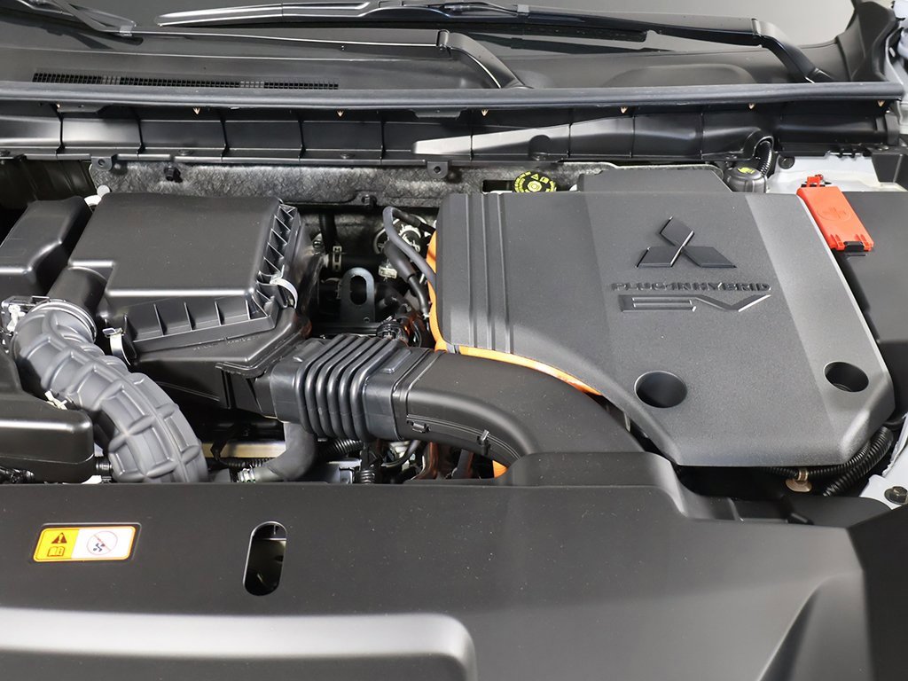 New 2025 Mitsubishi Outlander SE image 21