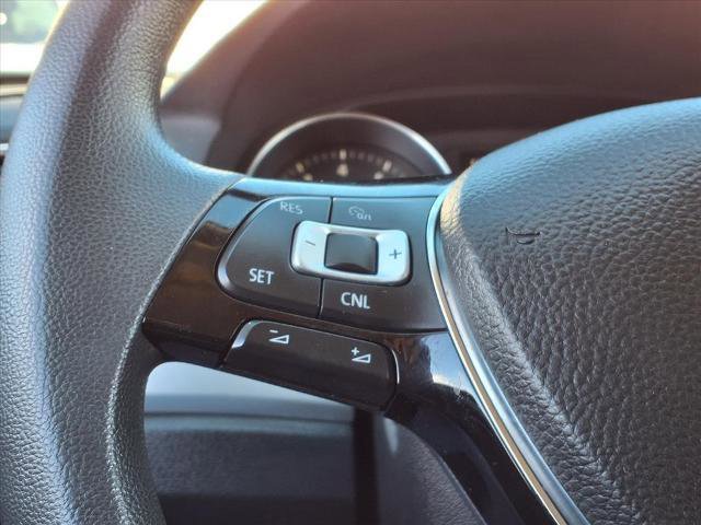 Used 2016 Volkswagen Passat 1.8T S image 11