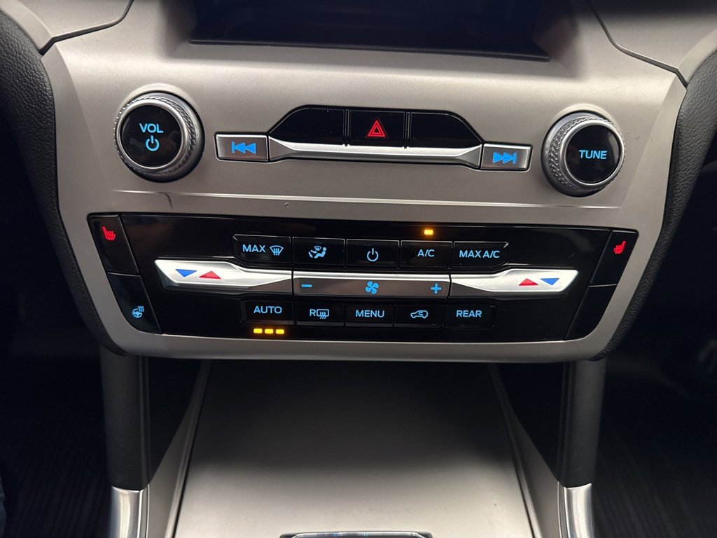 Used 2022 Ford Explorer XLT image 35