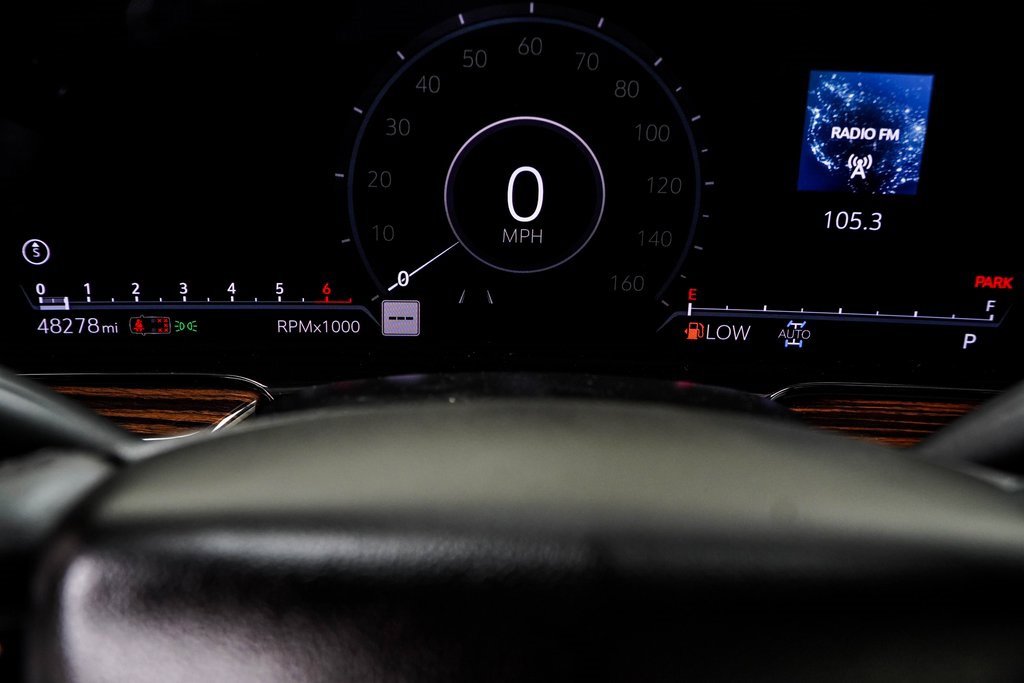 Used 2021 Cadillac Escalade Premium Luxury image 35