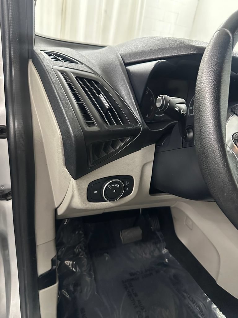 Used 2022 Ford Transit Connect XLT FWD image 14