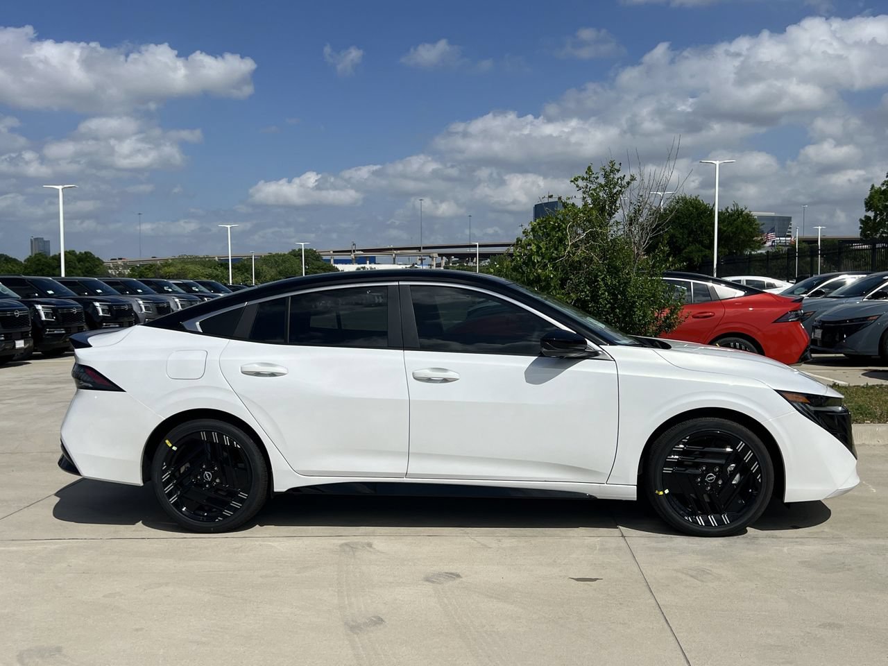 New 2026 Nissan Sentra SR w/ SR Premium Package FWD image 3
