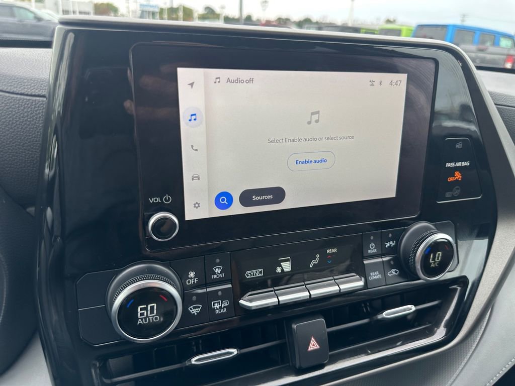 Used 2023 Toyota Highlander L image 19