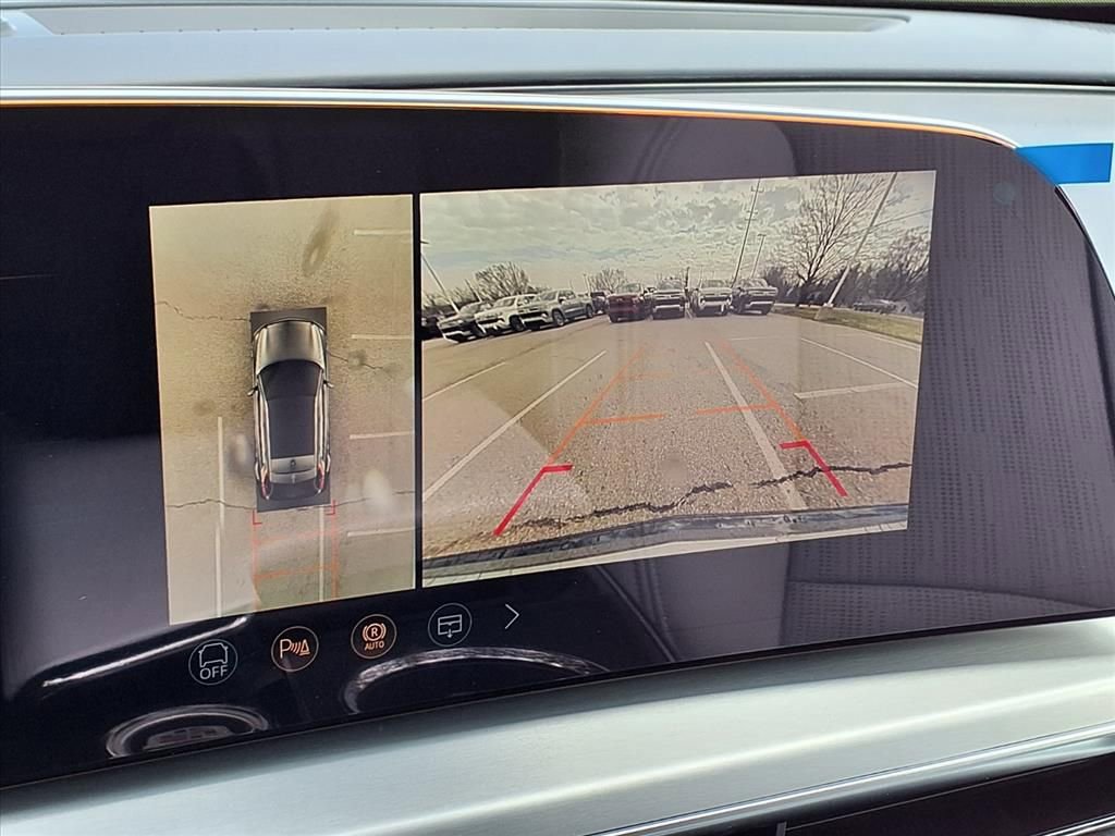 New 2026 Cadillac Lyriq Sport w/ LPO, Floor Liner Package AWD/4WD image 18